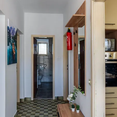 Apartament Floreani Vir