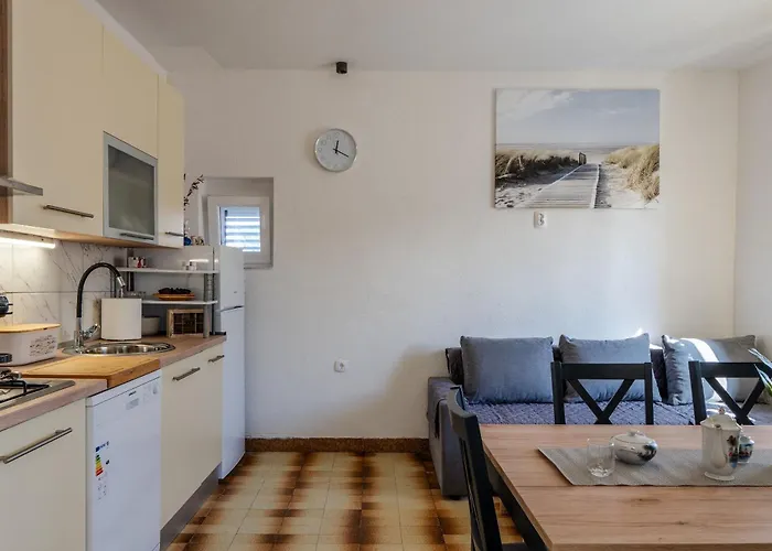 Floreani Apartment *