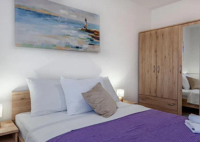 Floreani Apartment *